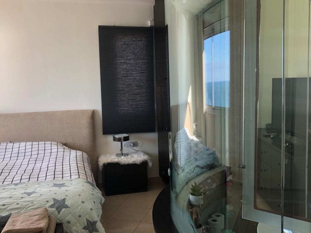 Sky Home Luxury Apartment With Sea View Бат-Ям Экстерьер фото